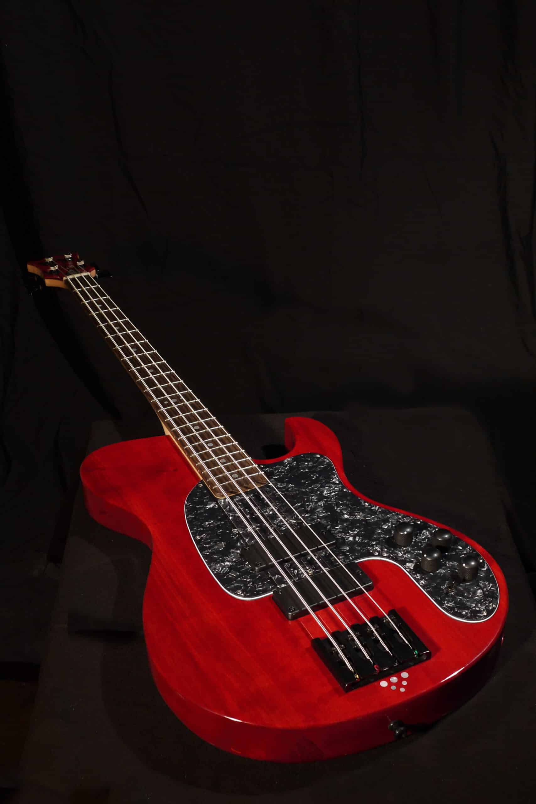 7 mohr guitars gitarrenbau Texas bass rot